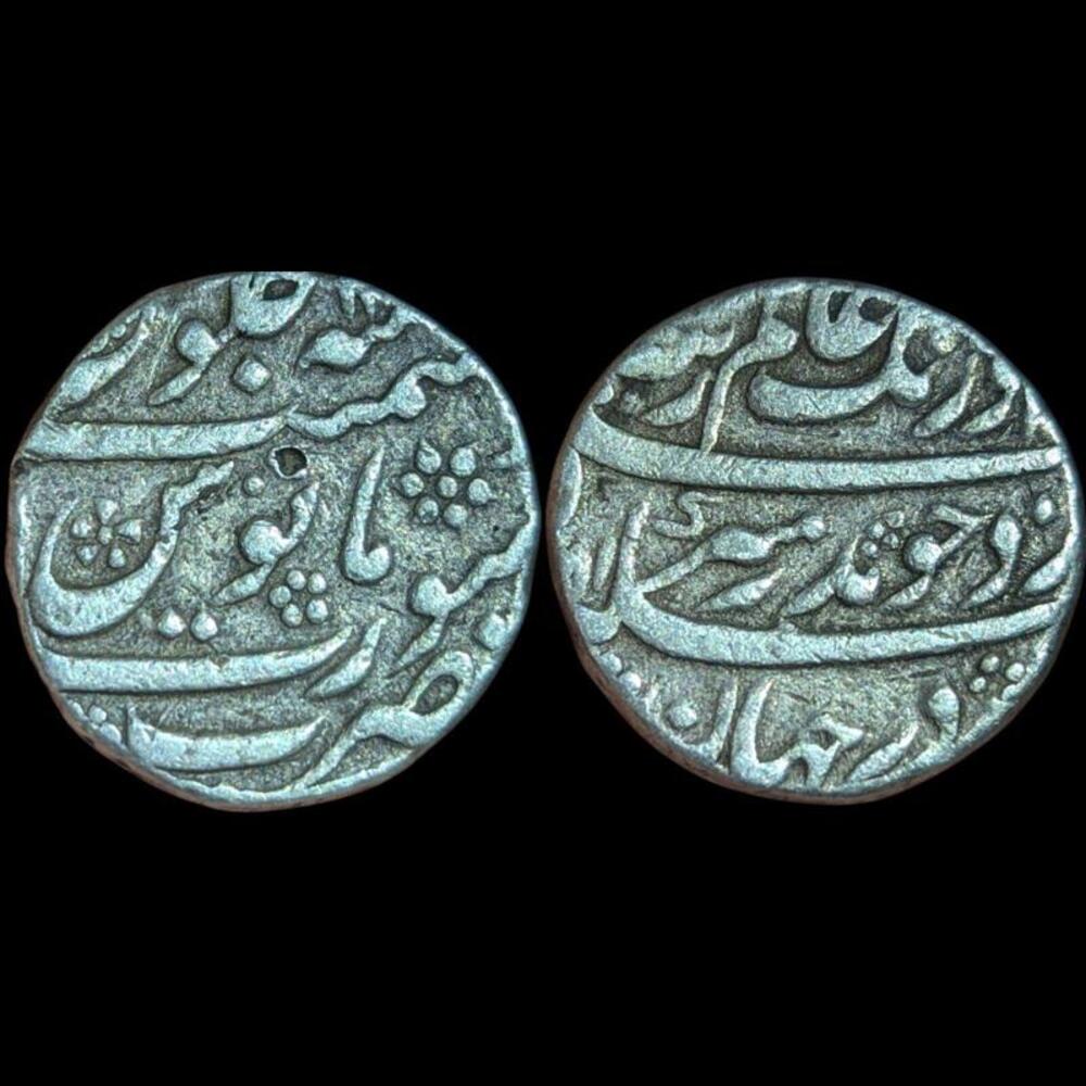 Mughal coin Aurangzeb DECORATIVE silver rupee SURAT MINT - Picture 1 of 3